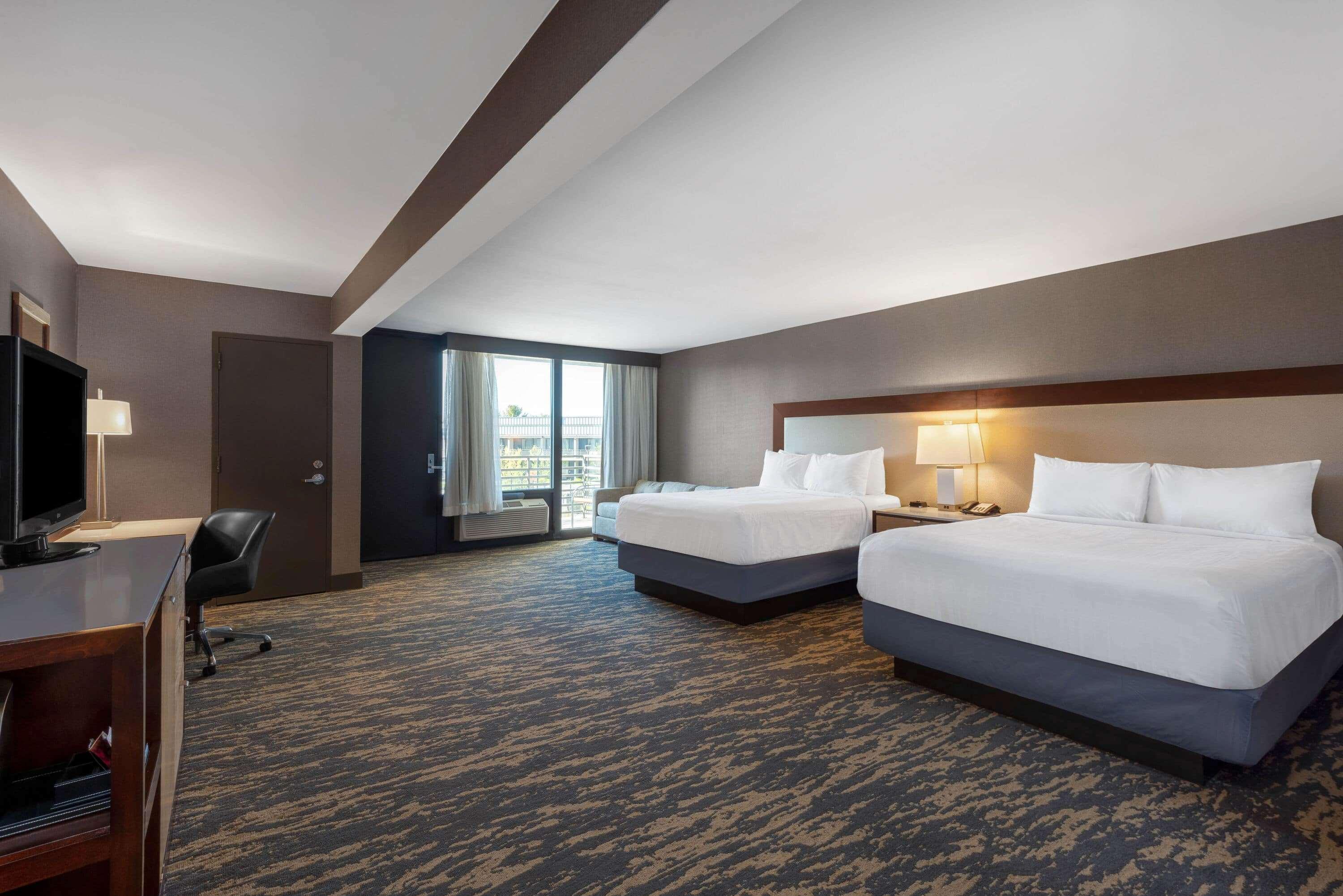 Wyndham Lancaster Resort And Convention Center Smoketown  Exterior photo